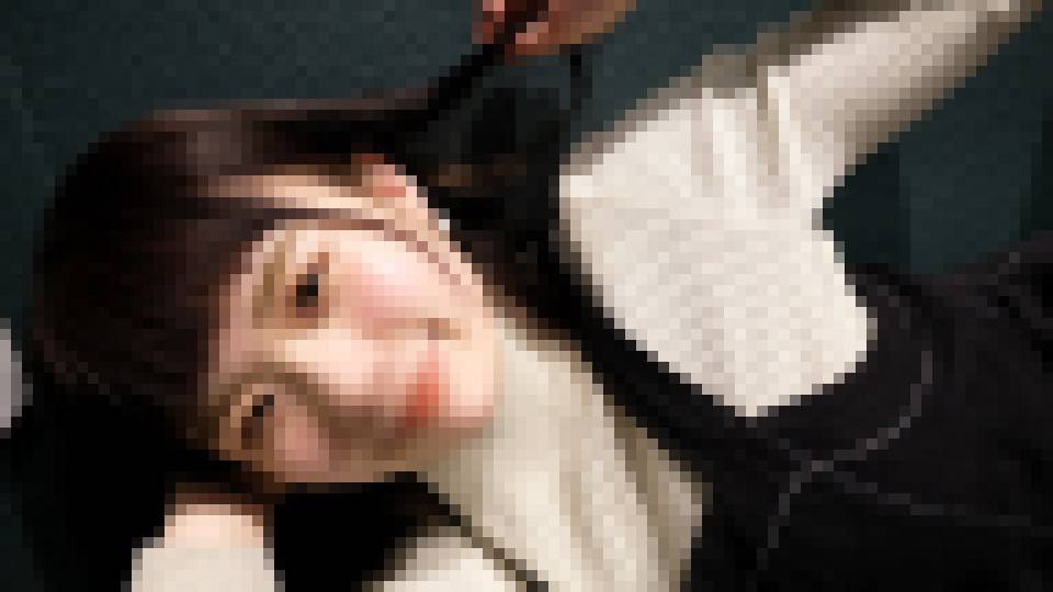 【田舎の美容師は超美乳】漫画喫茶でスリル満点のイチャラブハメ撮り。久しぶりのセクロスなのに声が出せない状況に大興奮…濡れまくりのＥカップ美女　《完全素人》のマリ