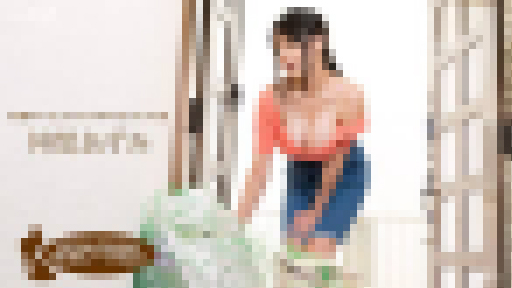 仲間あずみ – 朝ゴミ出しする近所の遊び好きノーブラ奥さん 仲間あずみ