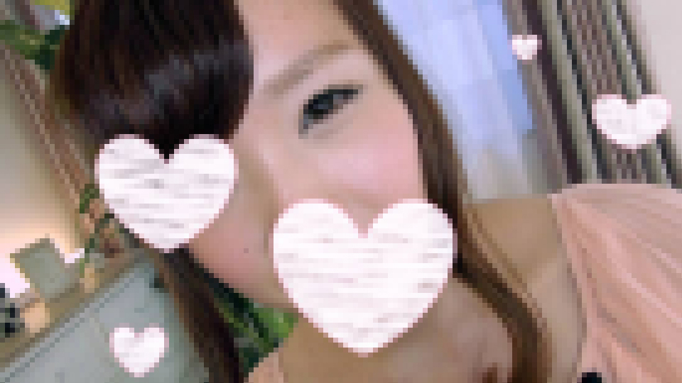 うぶな女子大生 – 【個人撮影】第44弾　可愛いうぶな女子大生恥ずかしそうに見つめながらチンポを…【素人動画】