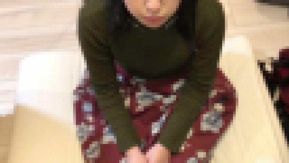 【自宅待機応援＄40→＄15】【大学生っすか！？若すぎるS級幼妻さん！】3P！バックで突かれながら一生懸命手コキします！頑張ります！　愛人18