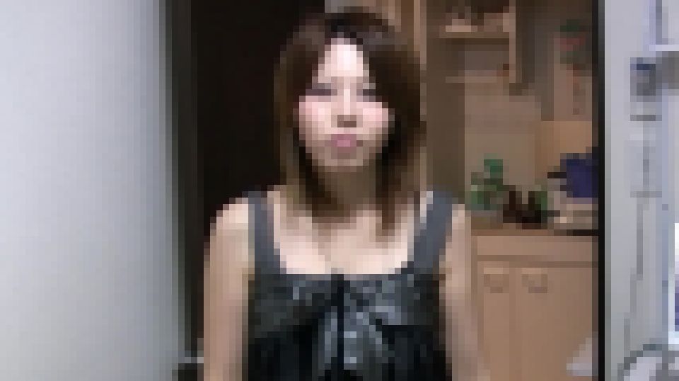 GIRLS&BOUGA コンビニでバイトしてるゆいちゃん（１９）咥えたら離さない極締まりのまんこに生忘我　ゆい