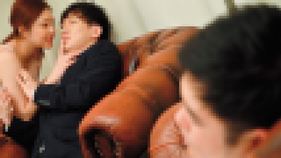 「…じゃあ、終電無いなら、泊まっていってください。」結婚間近の僕が上司の奥さんの誘惑に負けてしまい、何度も中出しさせられた…逆NTR不倫性交 初音みのり