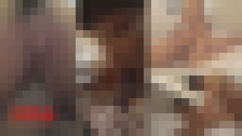 ヨガのインストラクターとして働く人妻　久美子