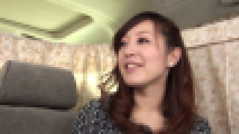 優しすぎる奥さんサイコー! 戸惑いながら押し切られ 中出しされた美人妻 12人4時間 part1　素人