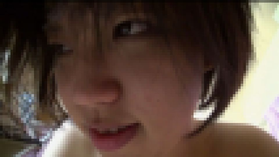 日本の18歳、ケイコがシュガーダディにHされるのを待ってオナニー。　ケイコ