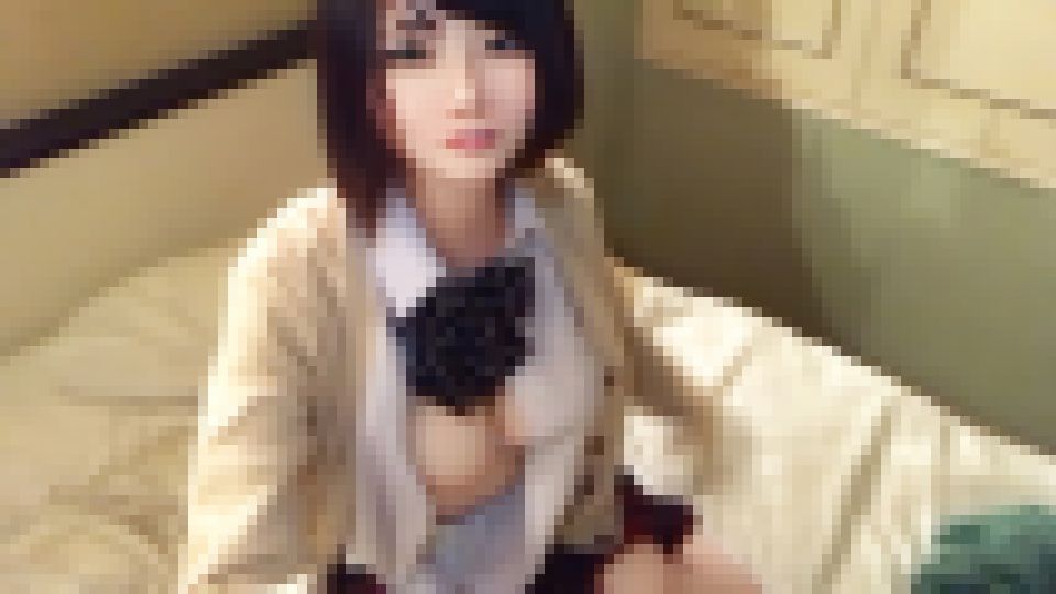 【数日限り】18歳で衝撃のIカップ！テニス部部長のしおりちゃん。練習終わりに撮影したプライベートハメ撮り。背徳感溢れる爆乳色白ボディを揉みしだいた大量中出し記録。　素人