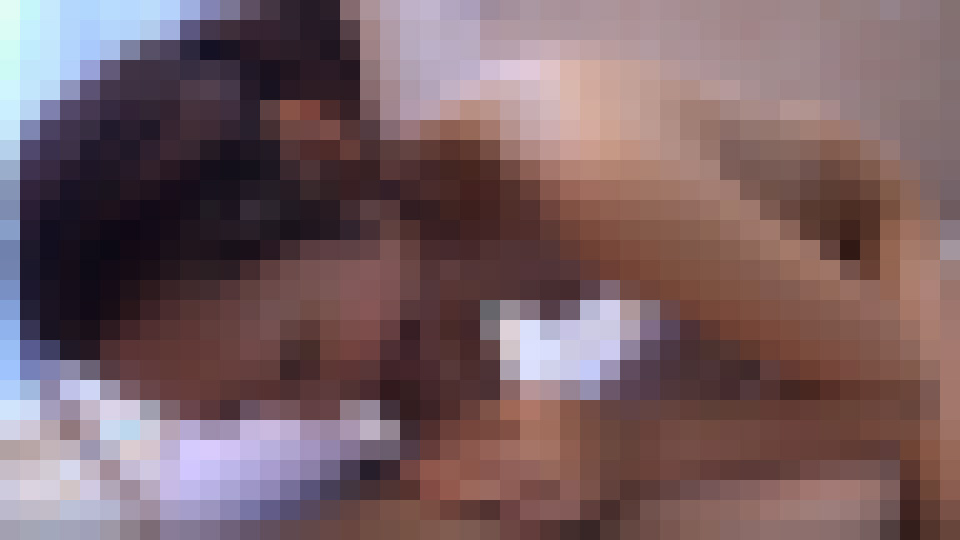 無修正、アジアの素人主婦はそのペニスをしゃぶるのが大好き。　素人